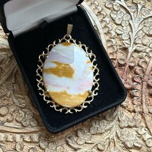 Vintage pendant with Jasper stone